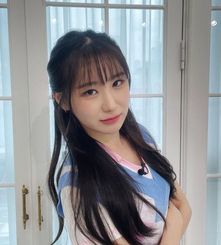 Lee Chaeyeon Menjadi Topik Hangat Online Setelah Transformasi Dramatis